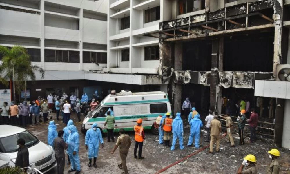 Ινδία: Πυρκαγιά σε ξενοδοχείο καραντίνας κορονοϊού με 10 νεκρούς